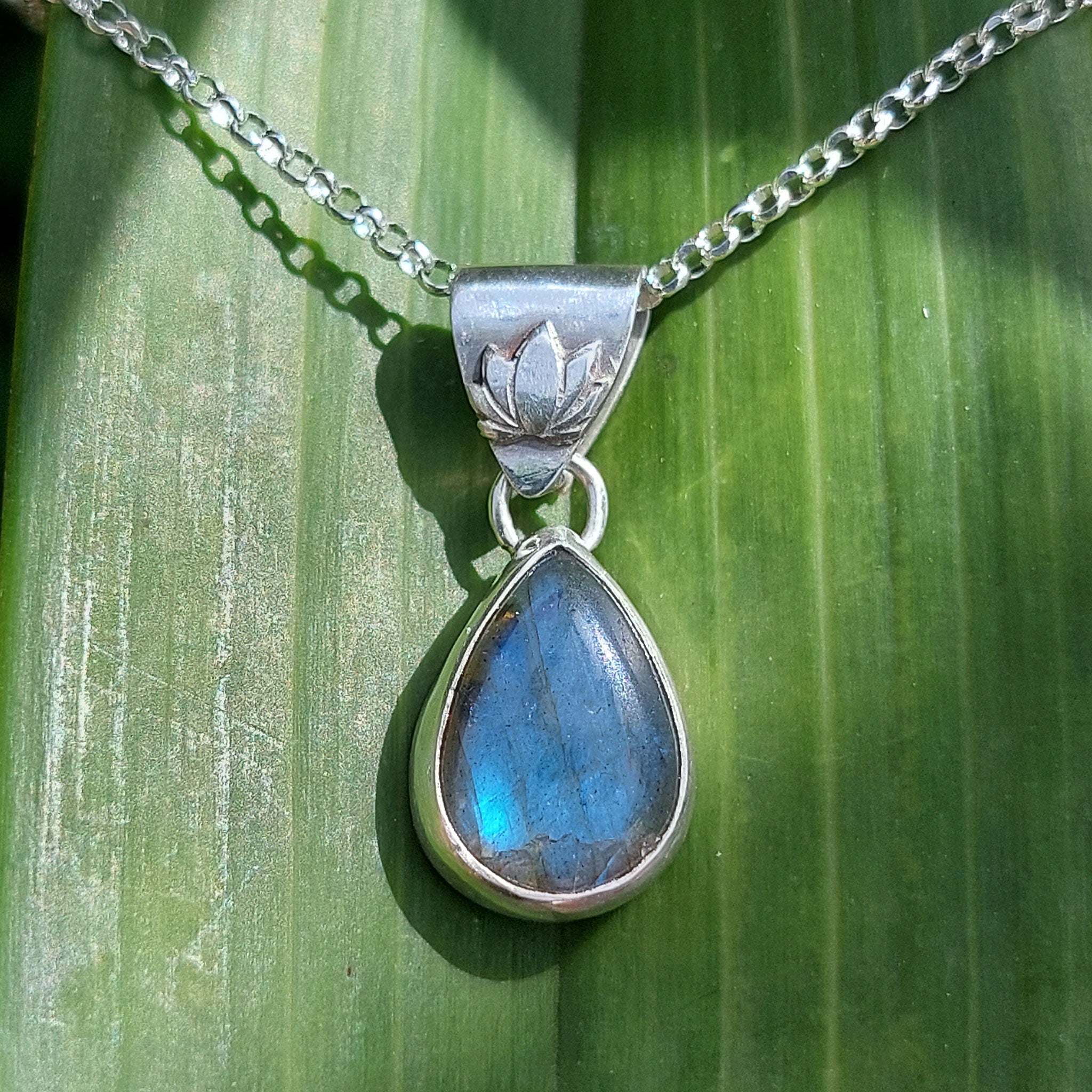 Lotos Labradorite necklace